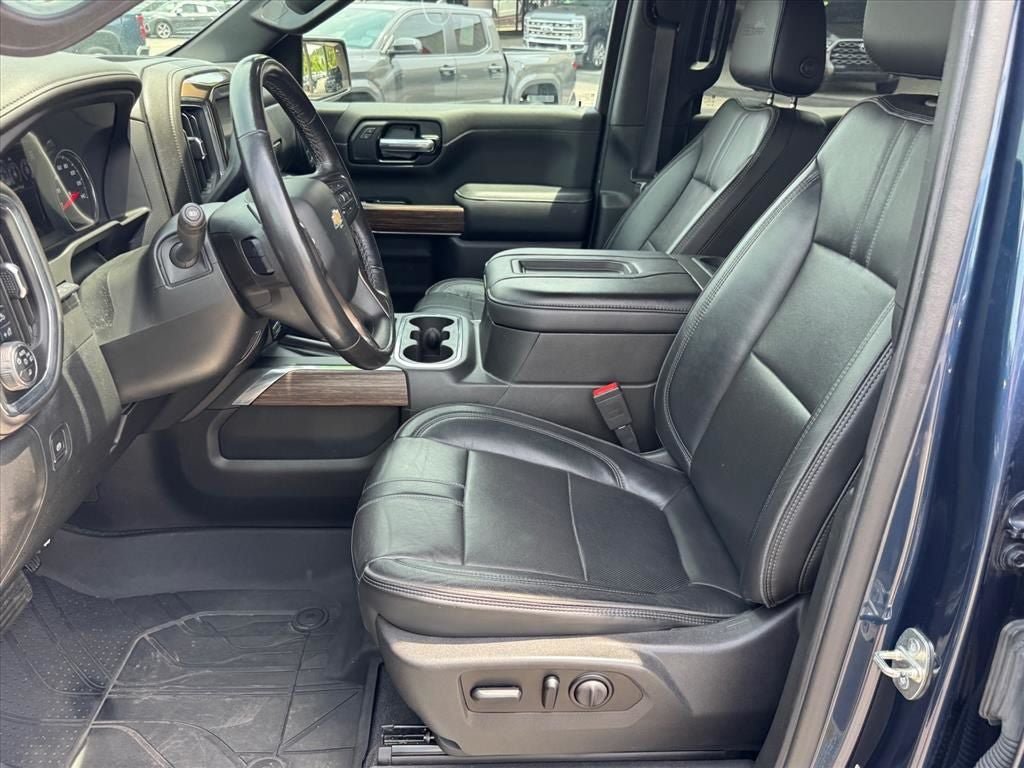 Used 2020 Chevrolet Silverado 1500 High Country w/ Technology Package AWD/4WD image 13