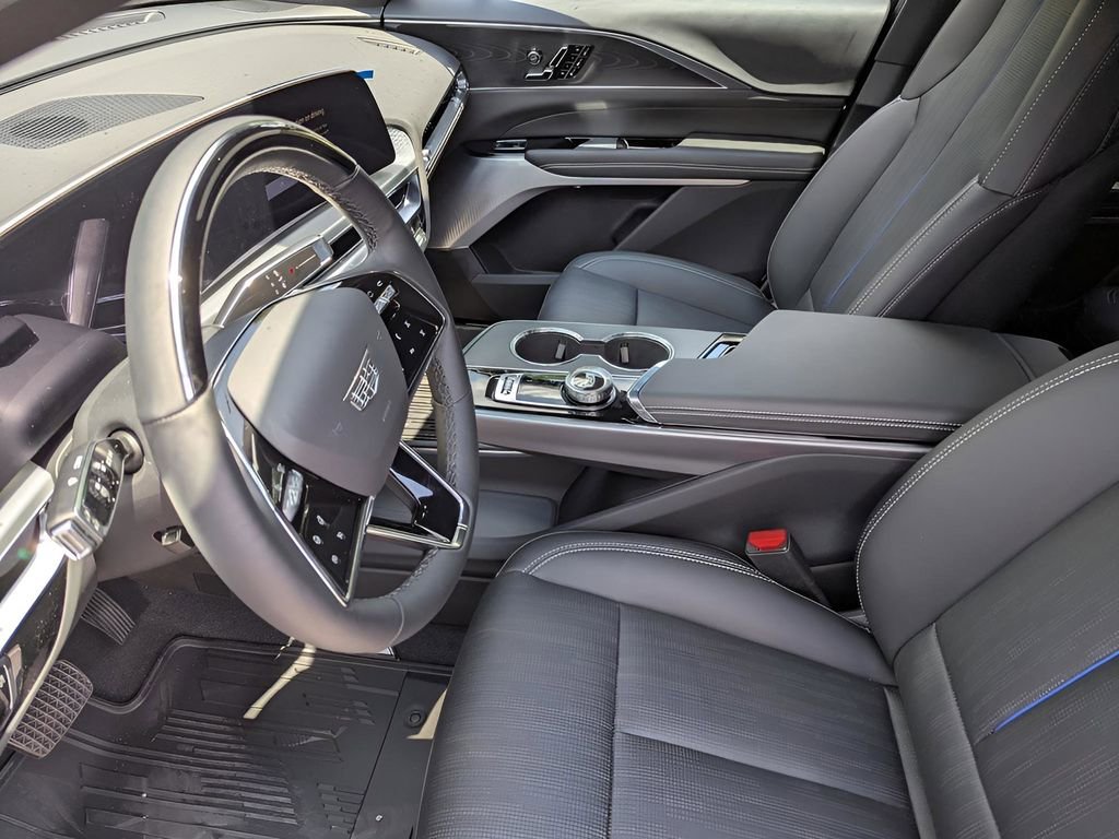 New 2025 Cadillac Lyriq Luxury image 8