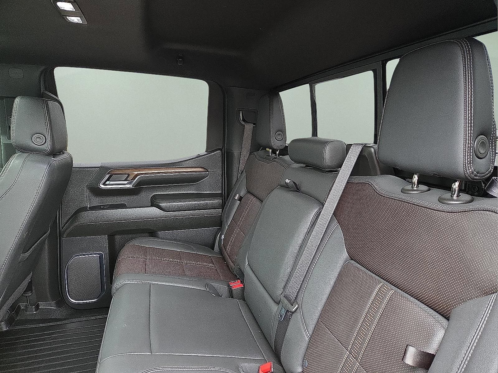 Used 2024 Chevrolet Silverado 1500 High Country w/ Midnight Edition image 10