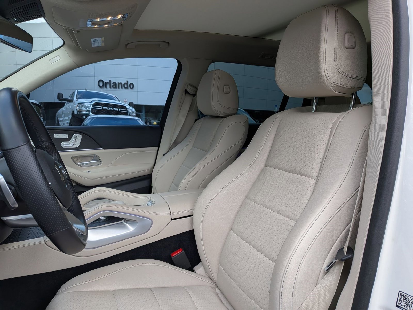 Used 2023 Mercedes-Benz GLS 450 4MATIC image 5