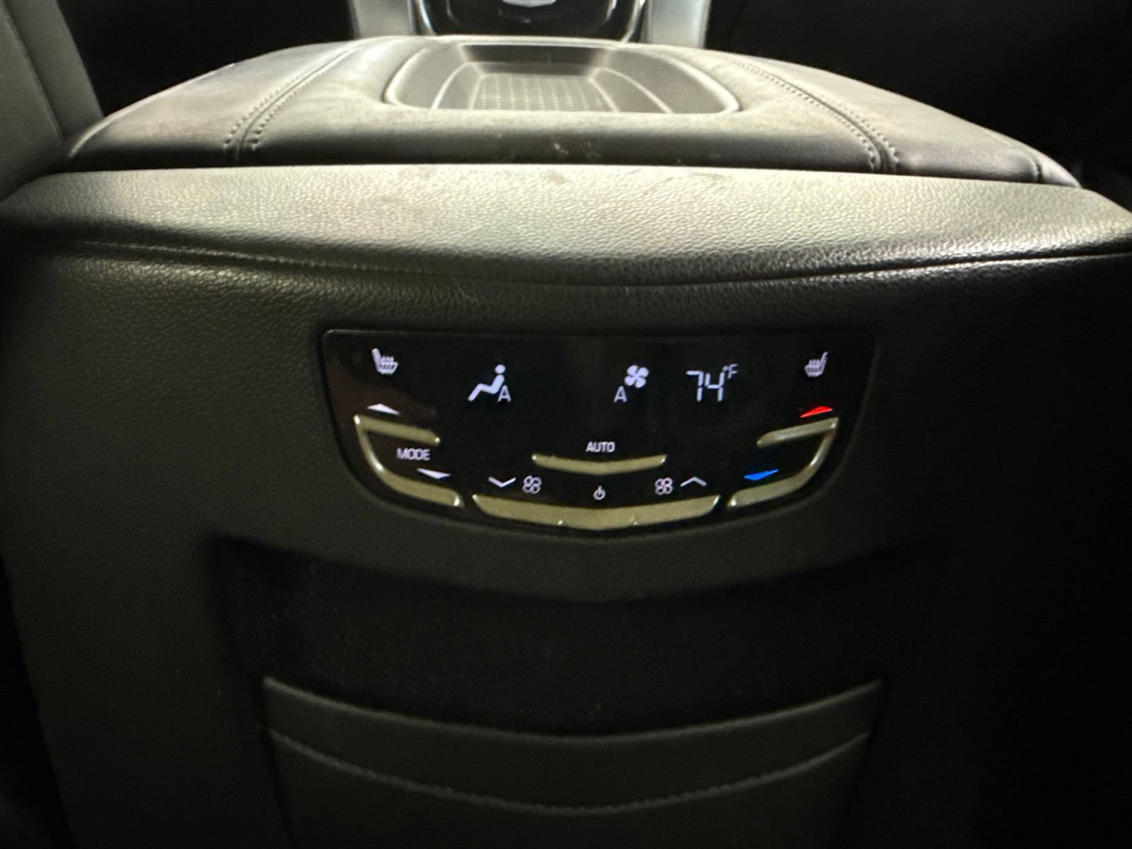 Used 2015 Cadillac Escalade 4WD image 22