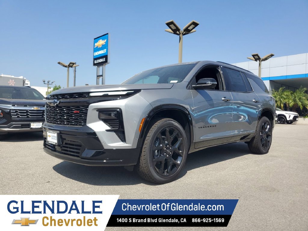 New 2026 Chevrolet Traverse RS w/ LPO, Floor Liner Package FWD image 8