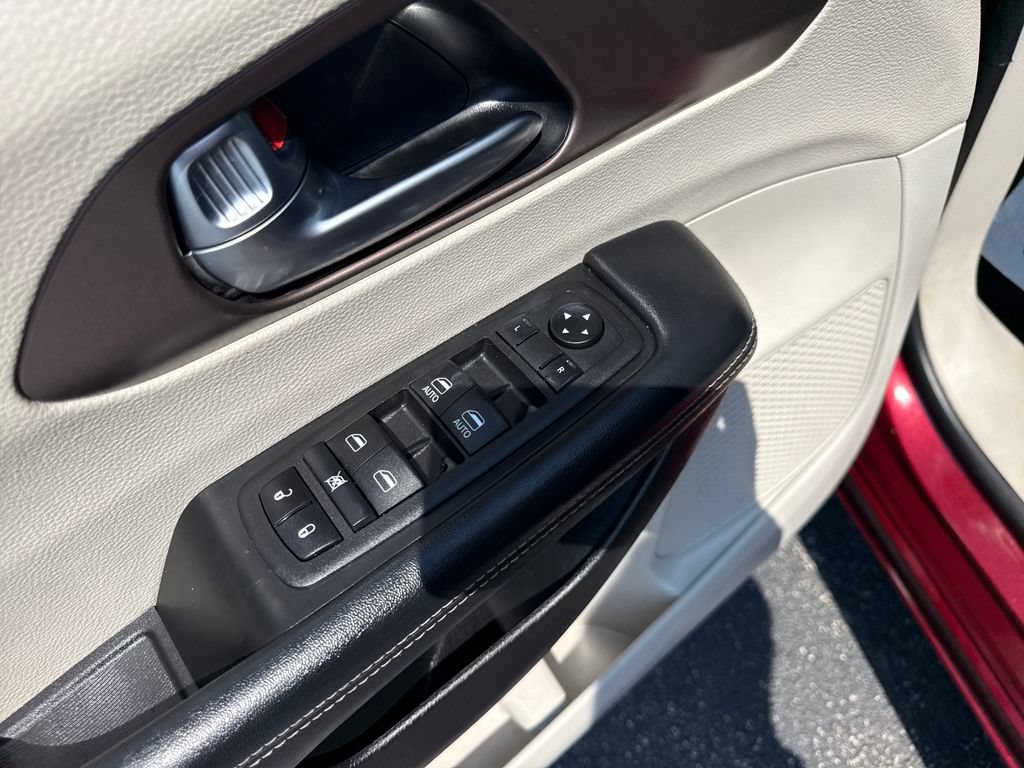 Used 2023 Chrysler Voyager LX FWD image 24