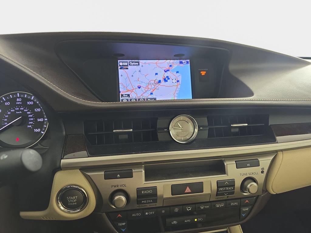 Used 2016 Lexus ES 350 w/ Luxury Package w/Wood Trim image 22