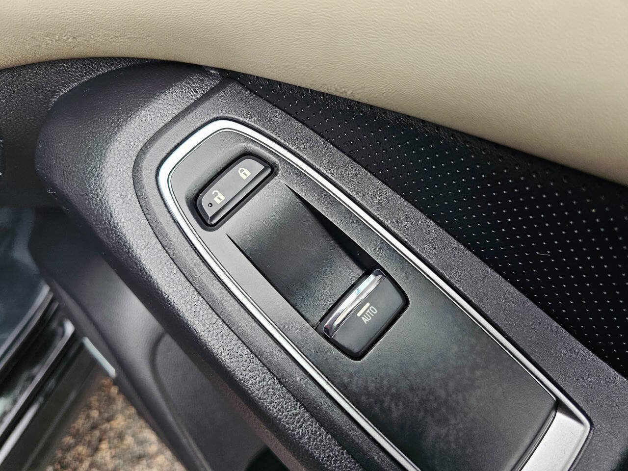 Used 2019 Subaru Ascent Limited image 37