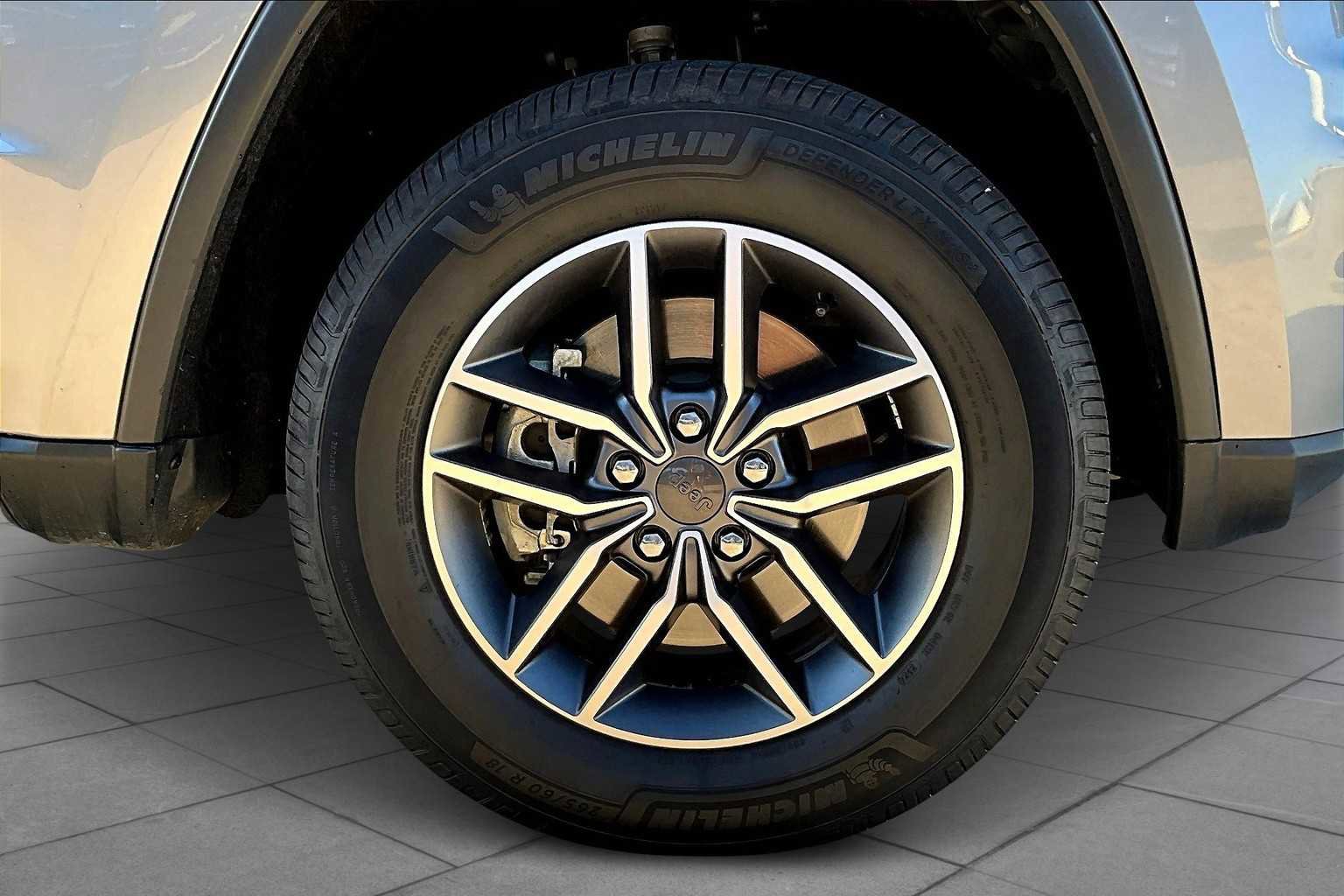 Used 2021 Jeep Grand Cherokee Limited image 11