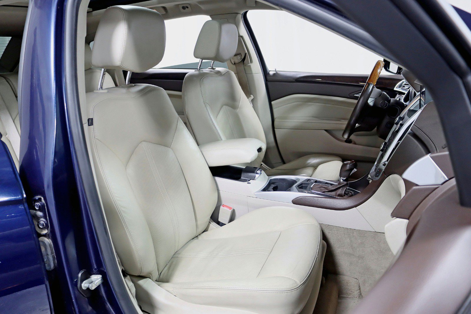 Used 2010 Cadillac SRX Luxury AWD/4WD image 24