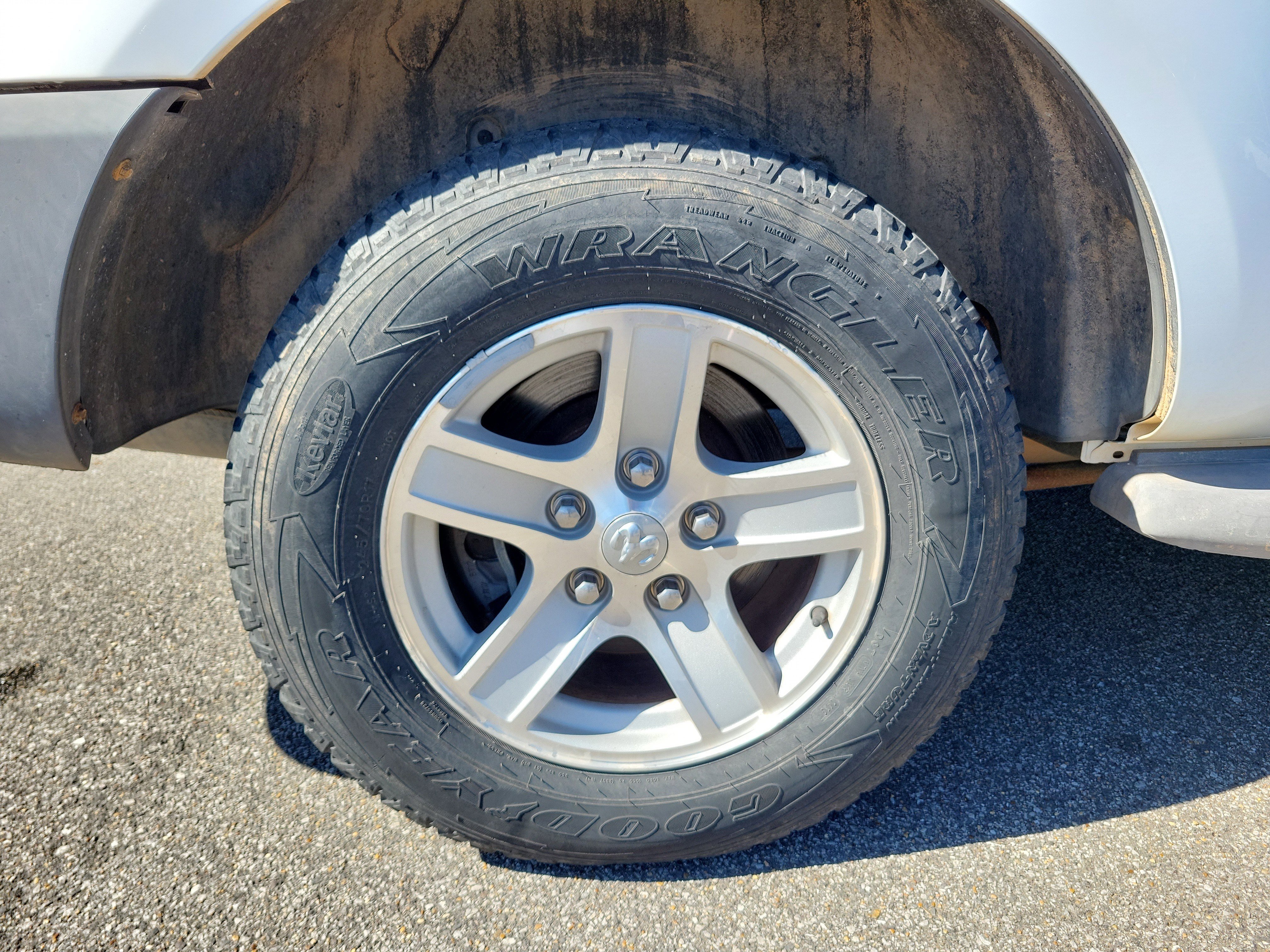 Used 2006 Dodge Durango SXT image 23