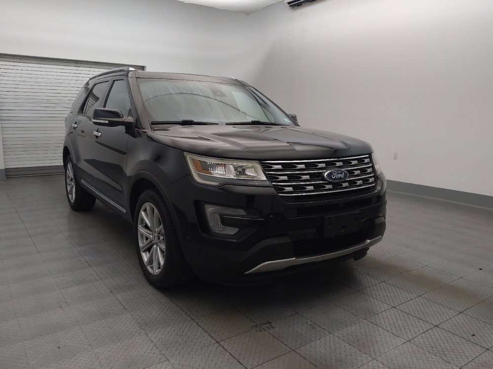 Used 2017 Ford Explorer Limited w/ Equipment Group 303A AWD/4WD image 13