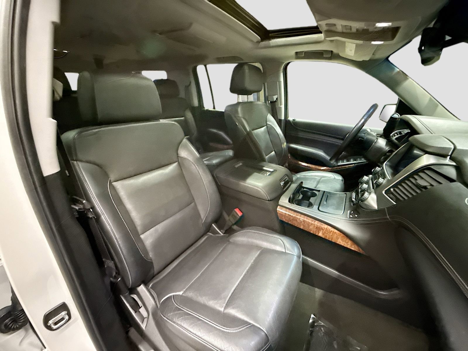 Used 2017 Chevrolet Suburban Premier image 34