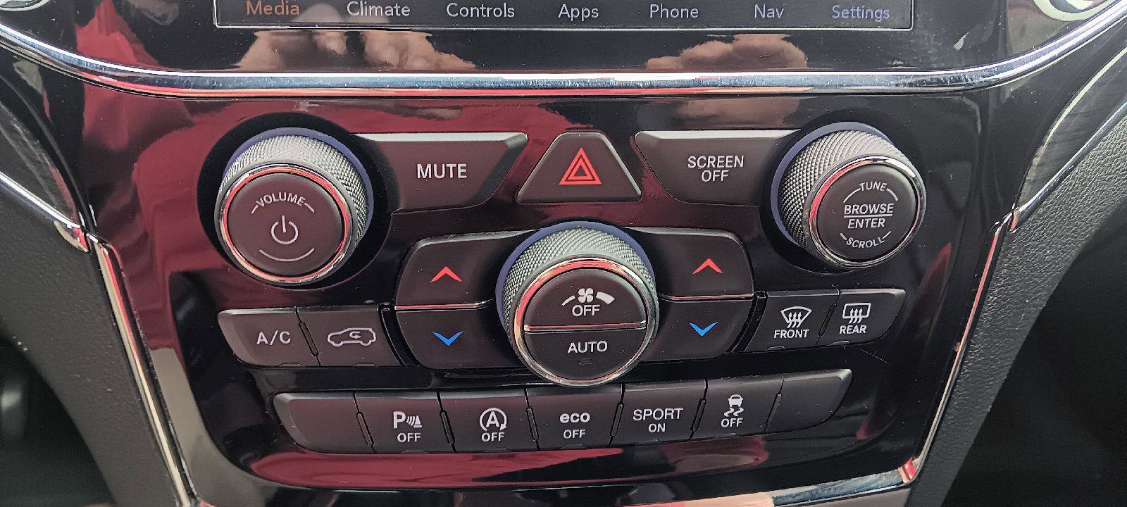 Used 2020 Jeep Grand Cherokee Overland image 21