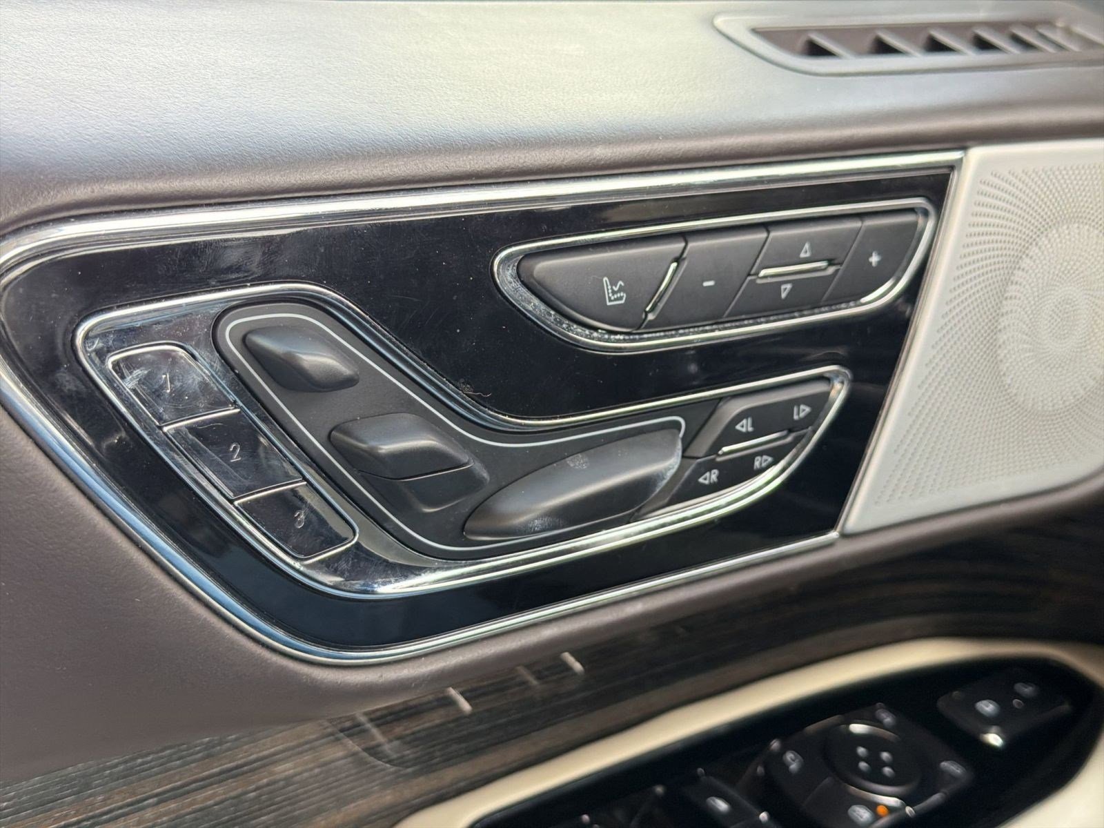 Used 2020 Lincoln Navigator Black Label w/ Cargo Convenience Package AWD/4WD image 22