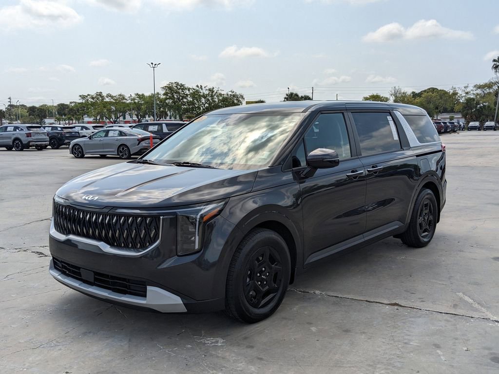 Certified 2026 Kia Carnival LX FWD image 4