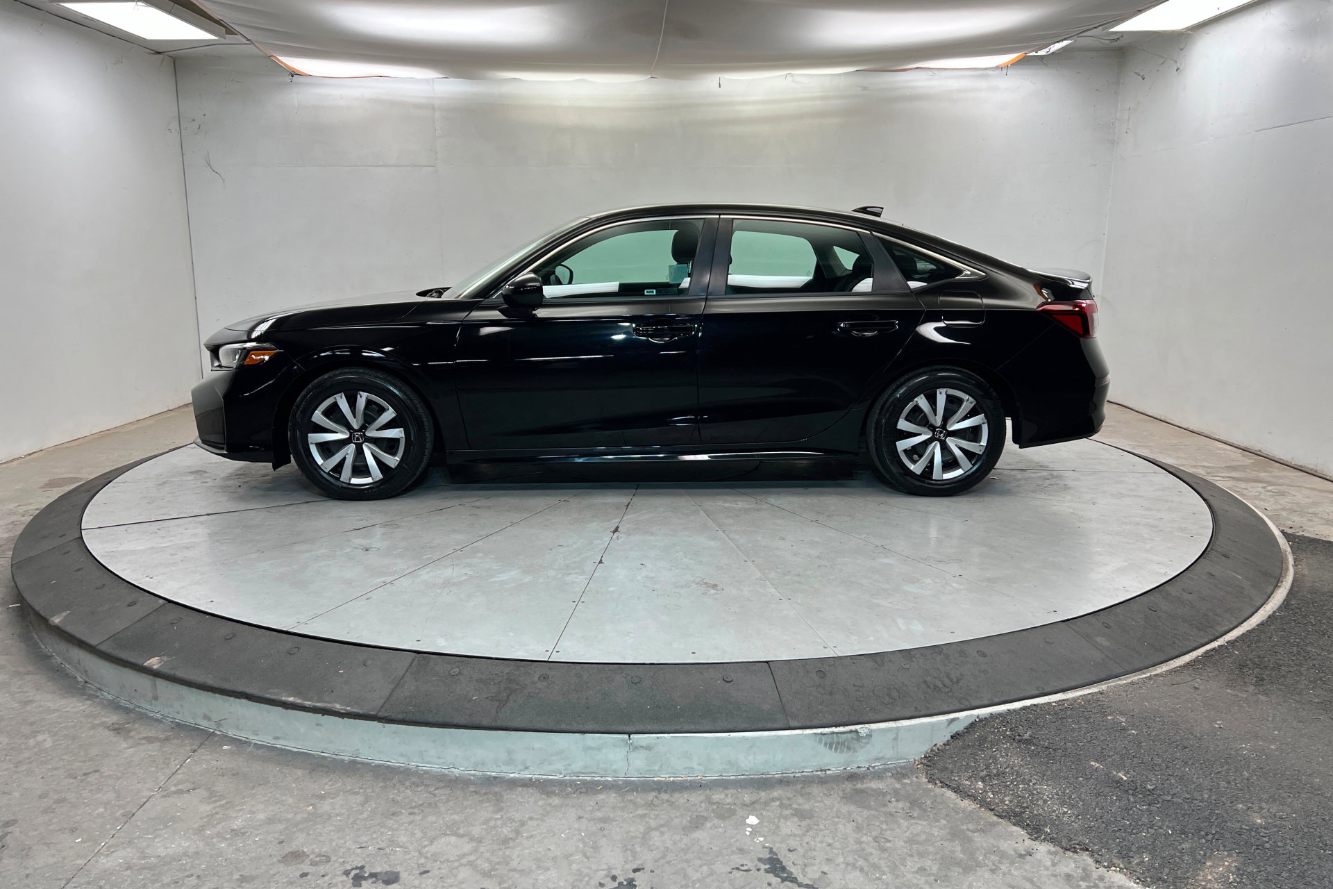 Used 2025 Honda Civic LX image 2