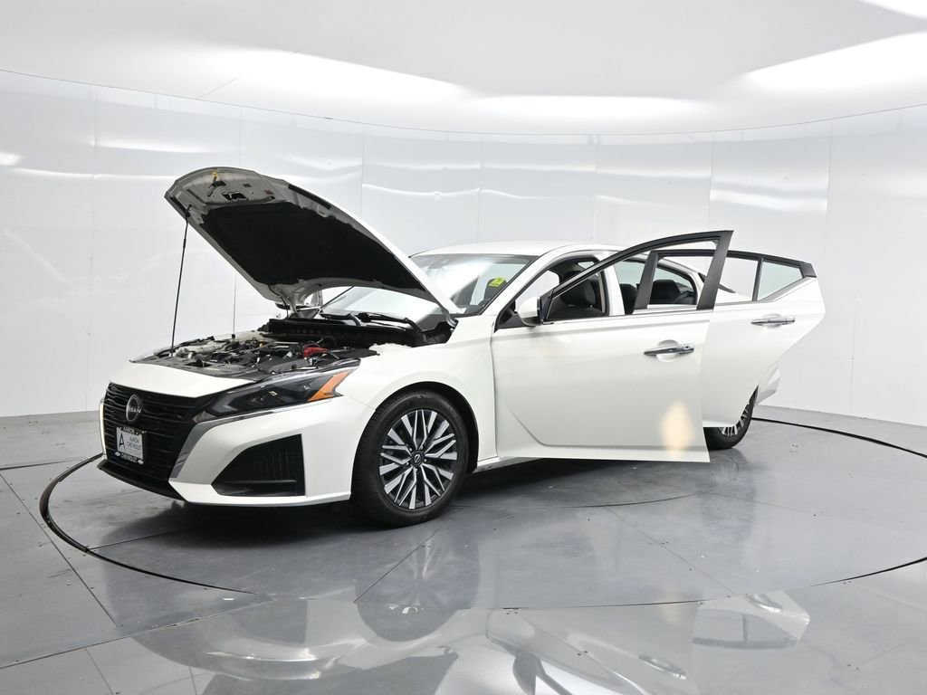 Used 2023 Nissan Altima 2.5 SV image 46