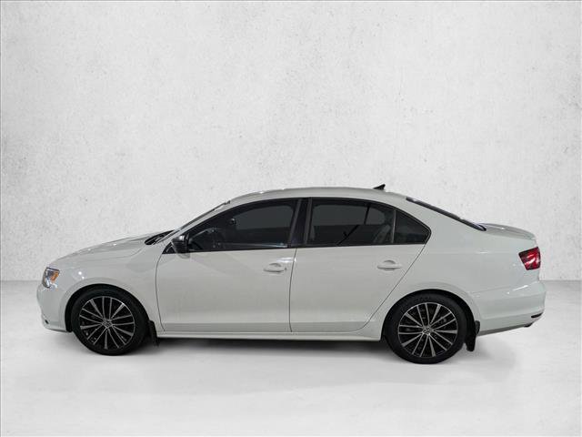 Used 2015 Volkswagen Jetta Sport image 9