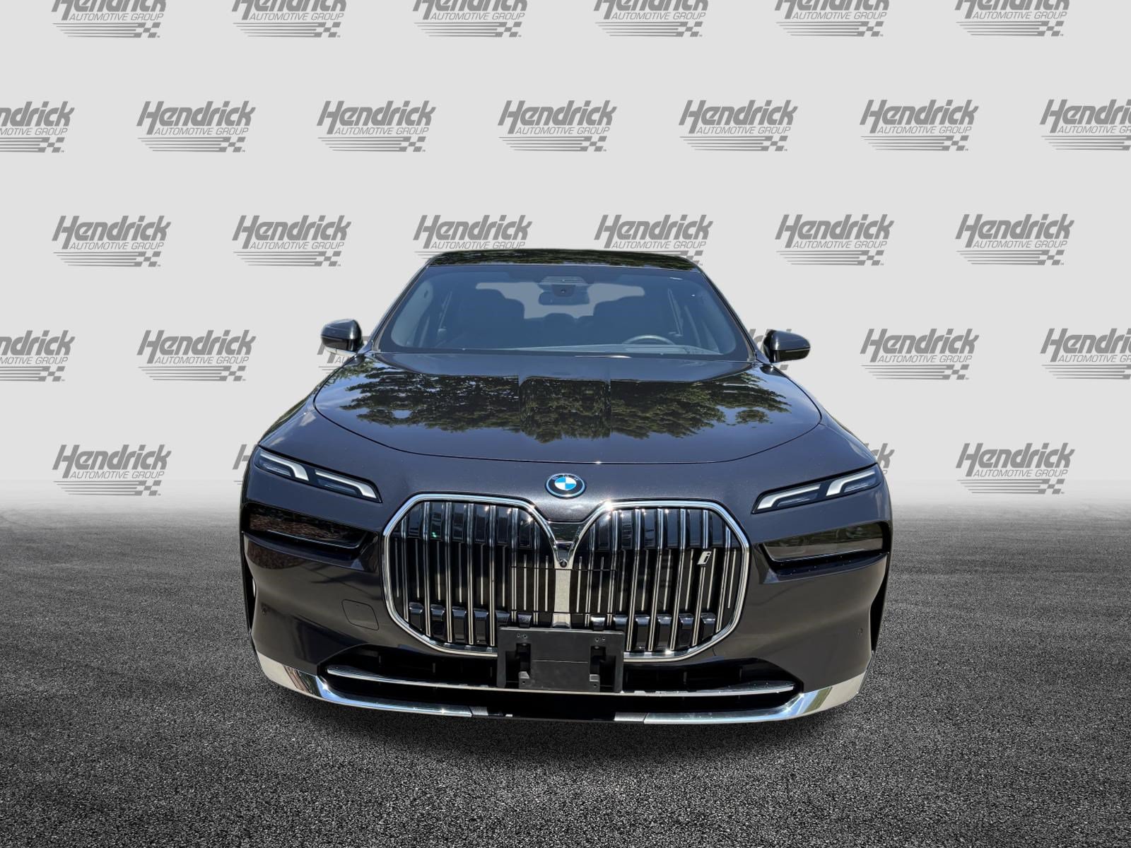 Certified 2023 BMW i7 xDrive60 AWD/4WD image 3