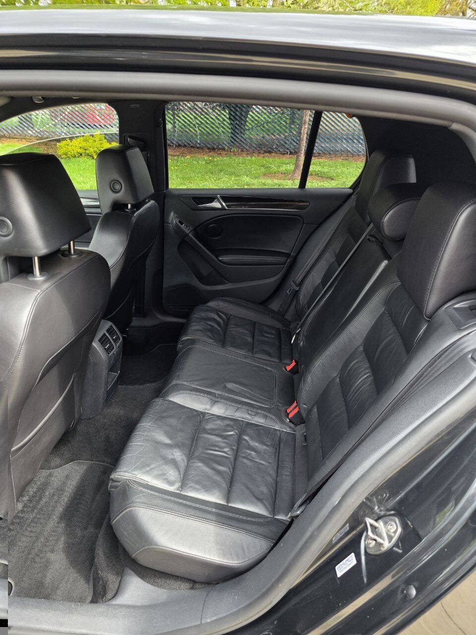 Used 2010 Volkswagen GTI 4-Door FWD image 10