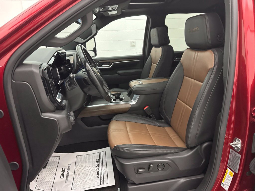 Used 2025 Chevrolet Silverado 2500 High Country w/ High Country Premium Package AWD/4WD image 19