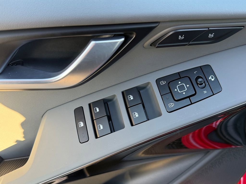 New 2025 Kia Niro SX Touring image 11