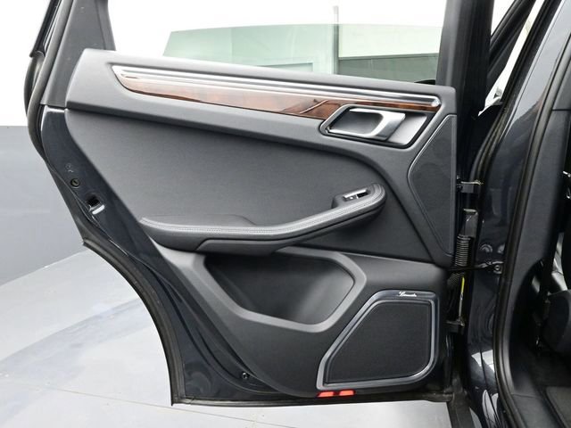 Certified 2023 Porsche Macan S image 13