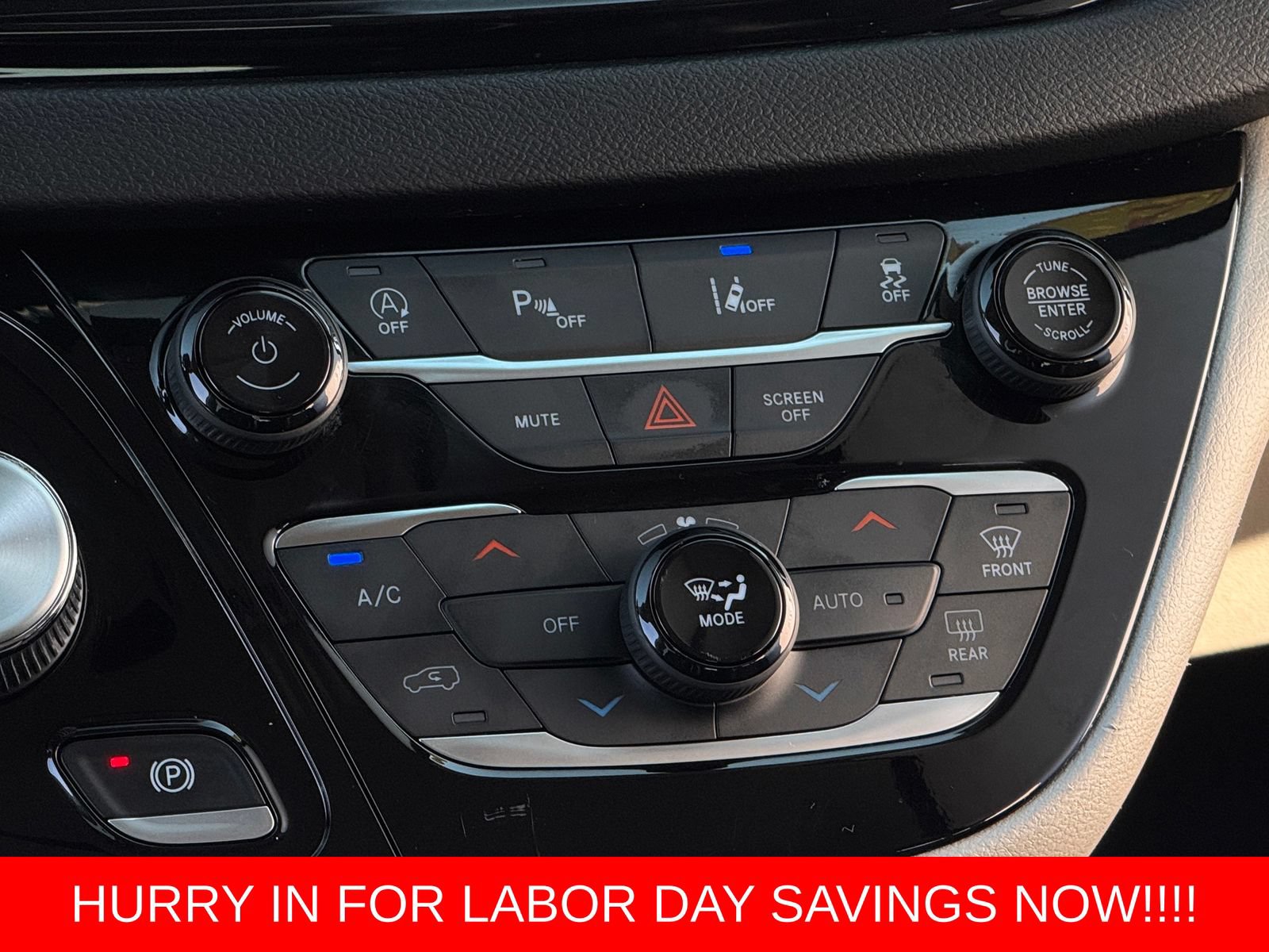 Used 2022 Chrysler Pacifica Touring-L FWD image 21