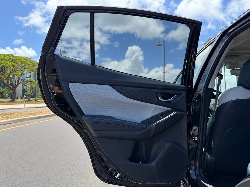 Used 2019 Subaru Crosstrek Hybrid w/ Moonroof Package w/Navigation image 14