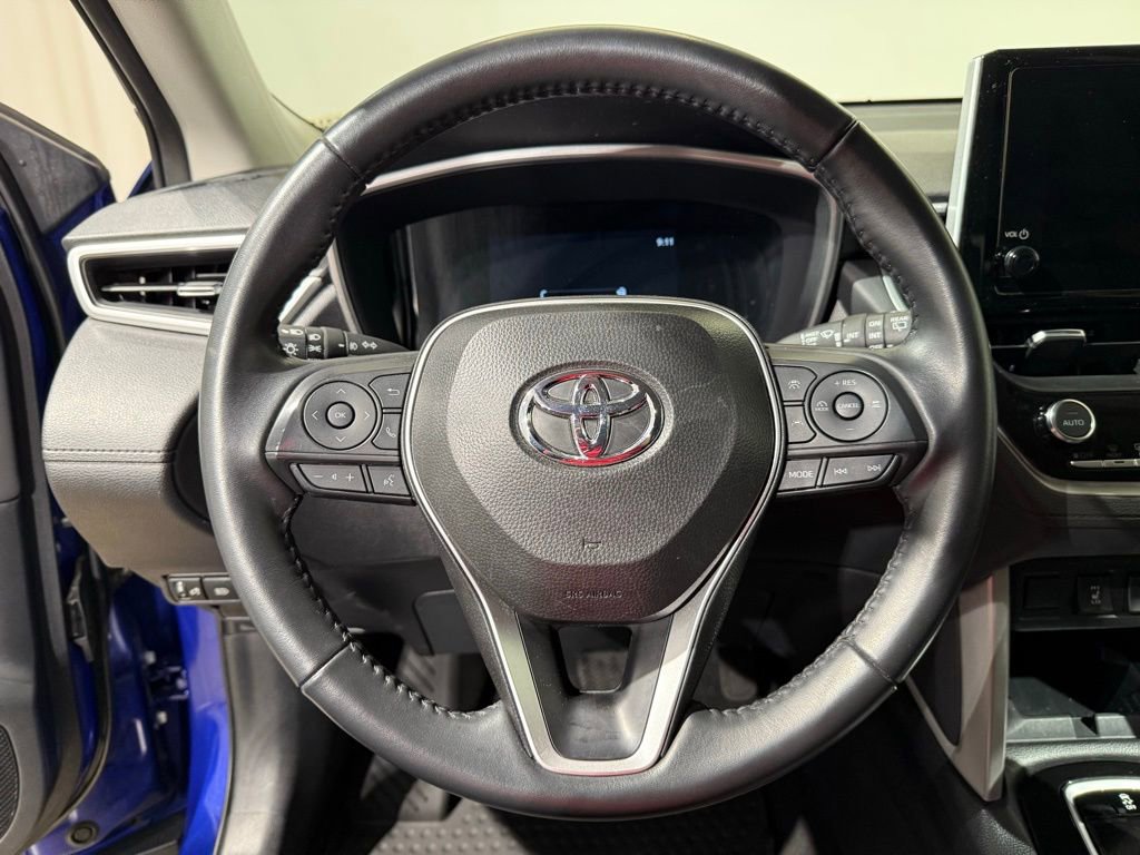 Certified 2025 Toyota Corolla Cross XLE image 22