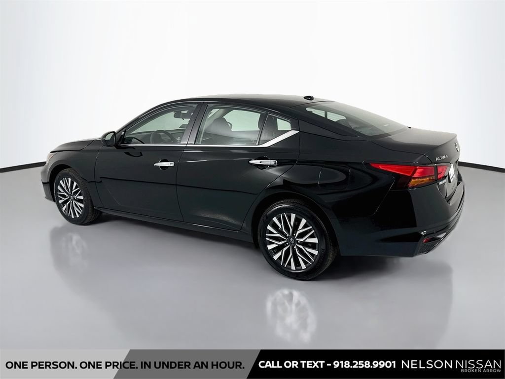 Certified 2025 Nissan Altima 2.5 SV AWD/4WD image 7