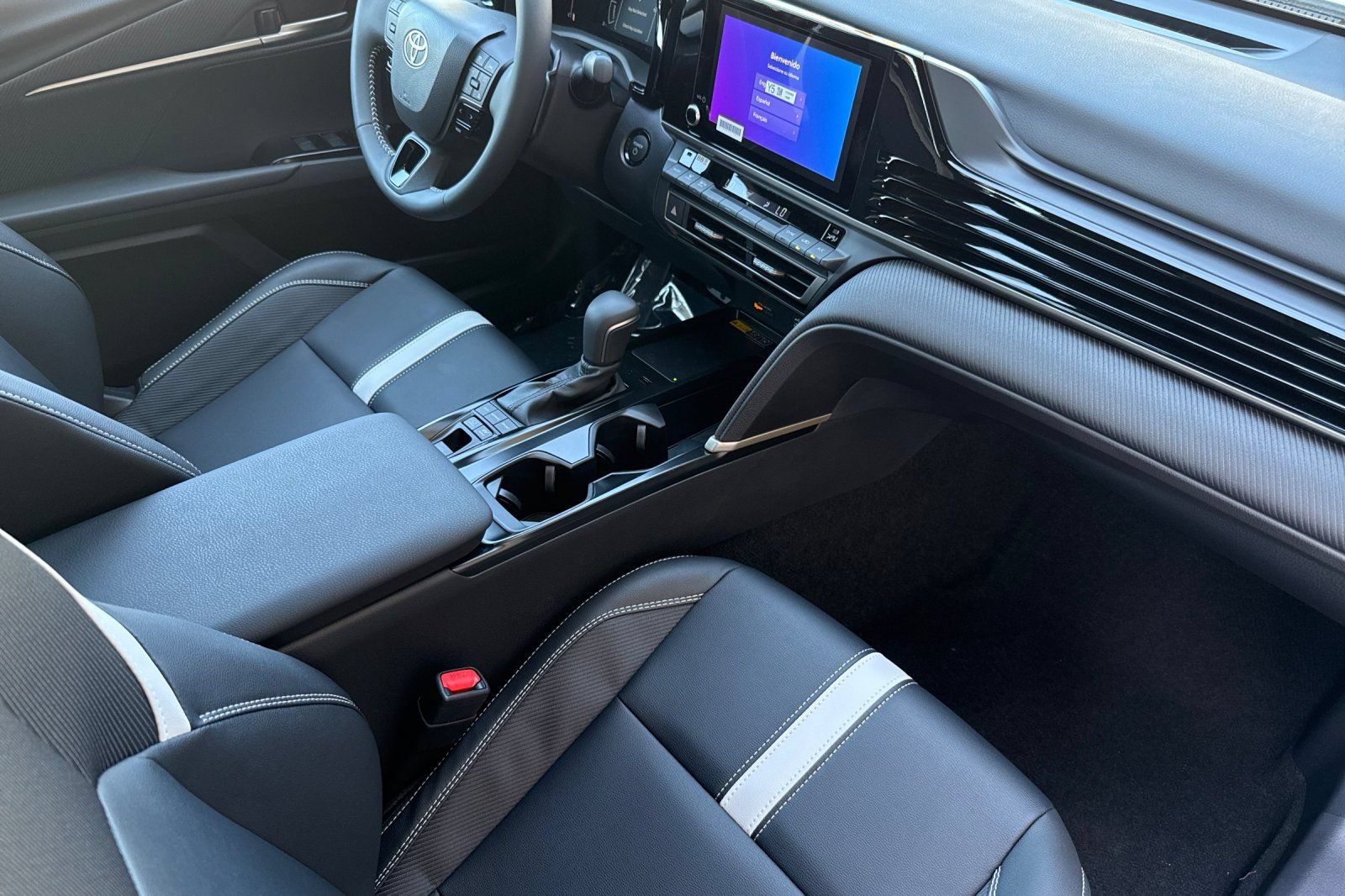 New 2025 Toyota Camry SE w/ Convenience Package FWD image 17