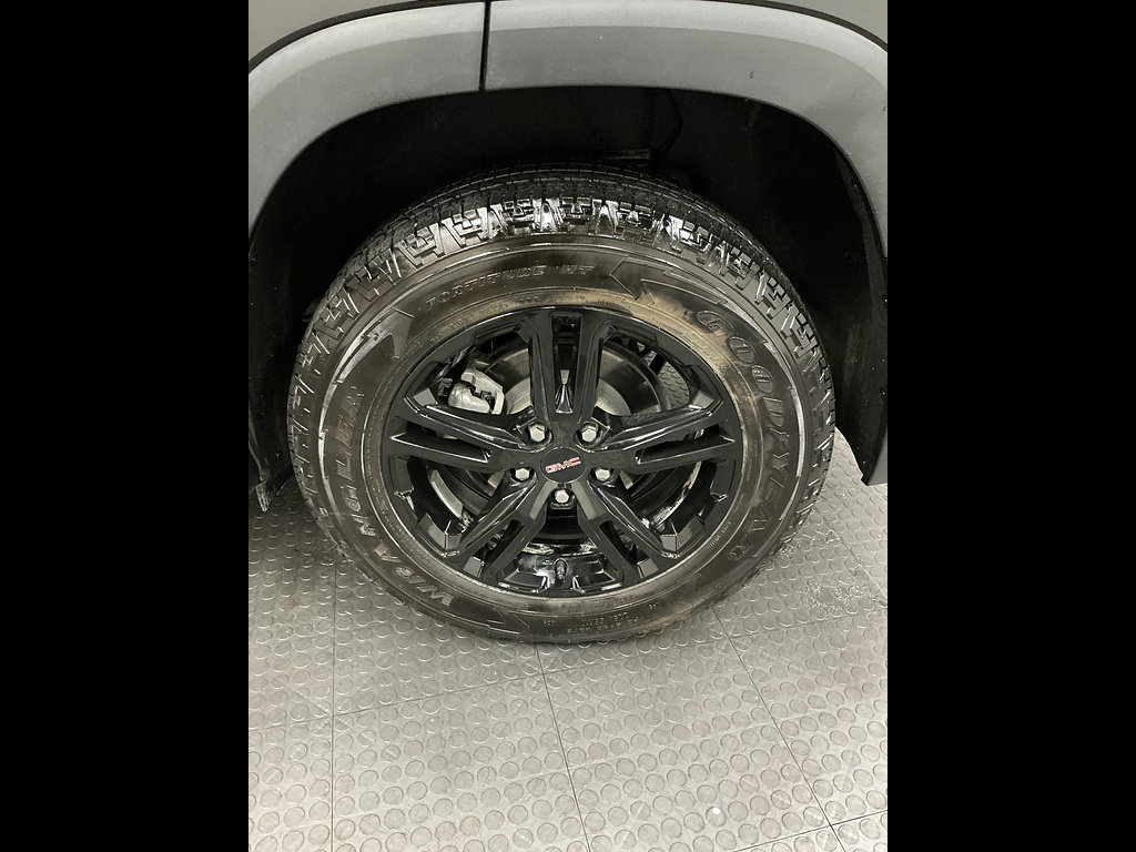 Used 2024 GMC Terrain AT4 w/ LPO, Floor Liner Package AWD/4WD image 38