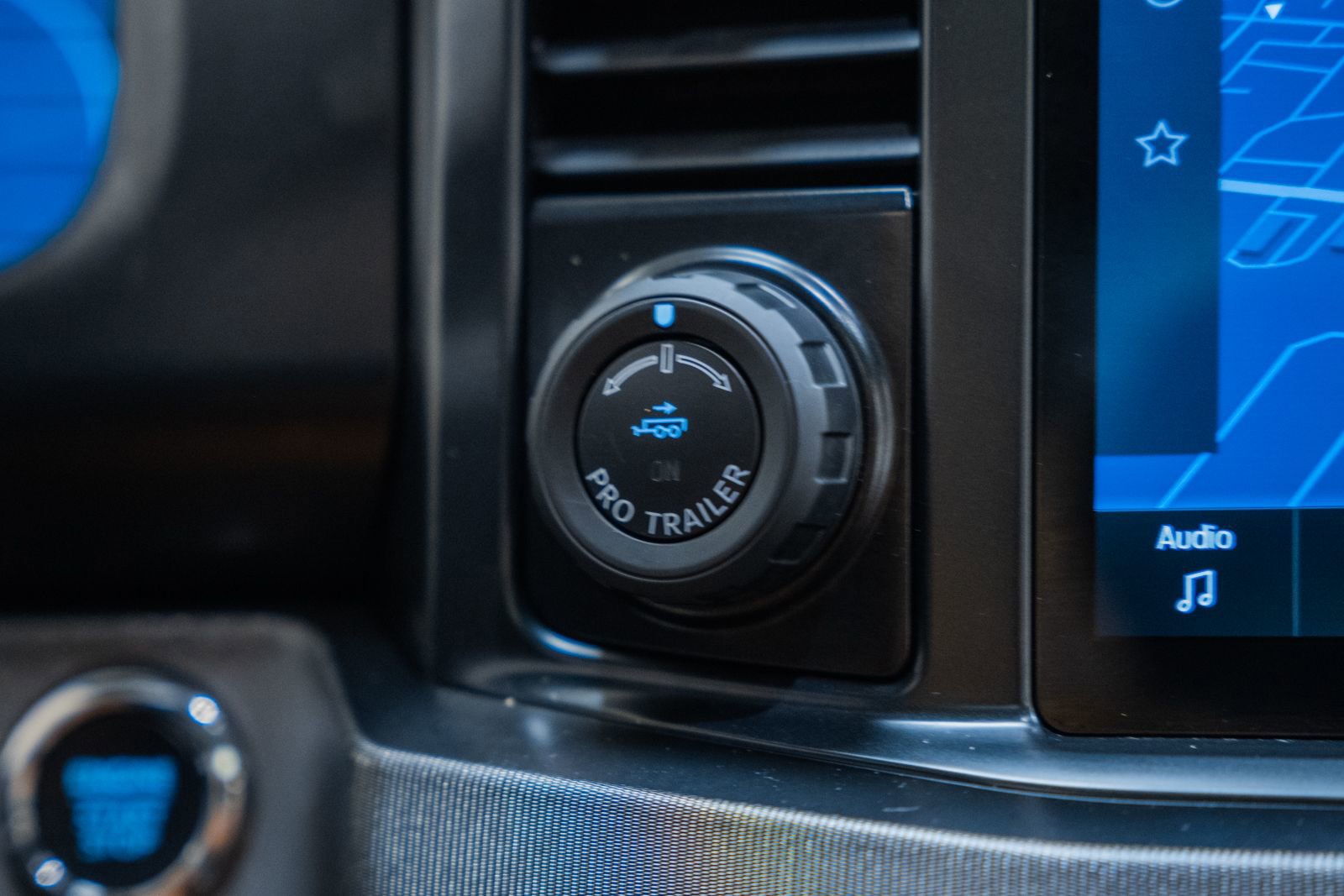 Certified 2024 Ford F250 Platinum image 30