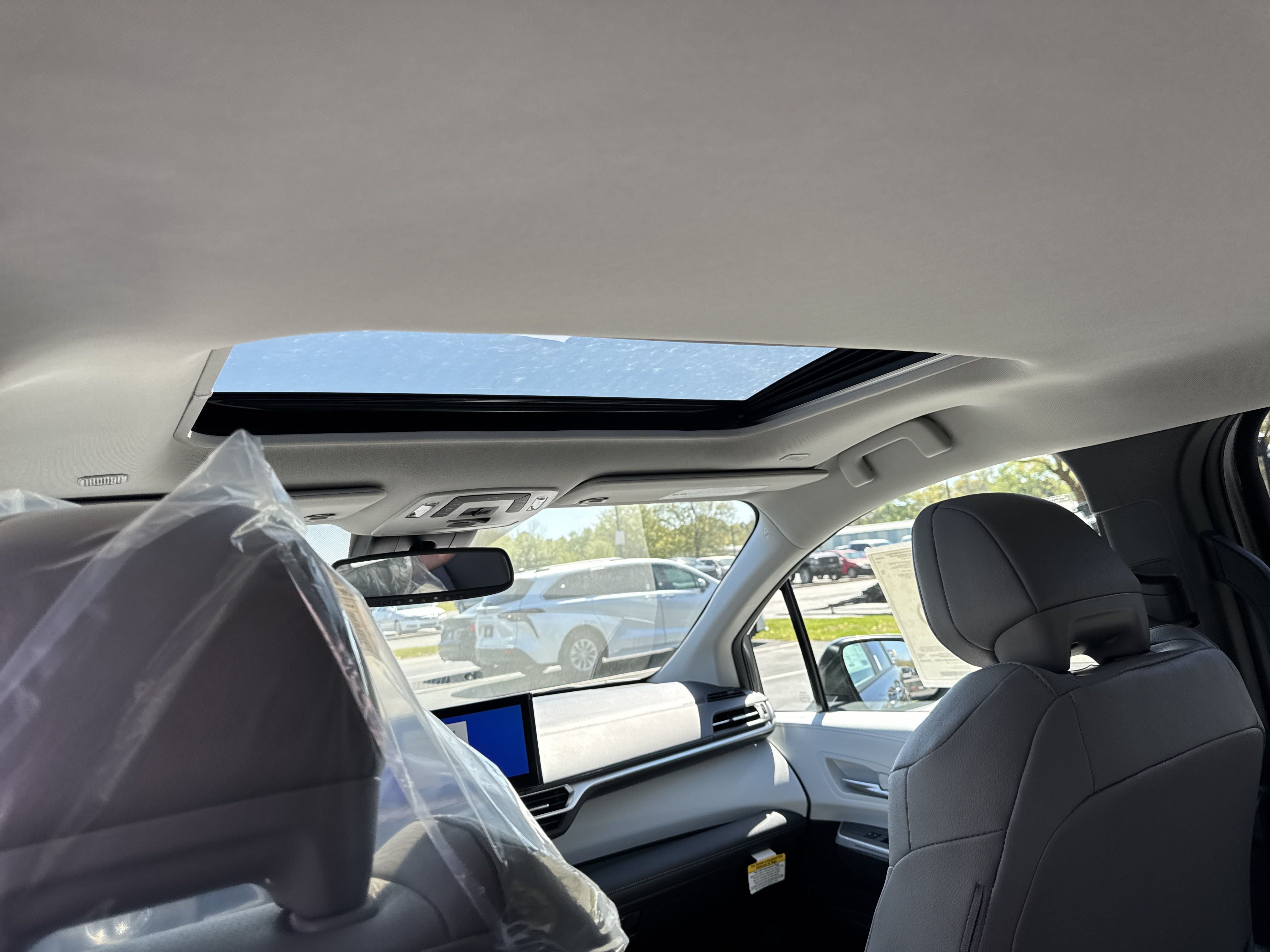 New 2025 Toyota Sienna XLE FWD image 27