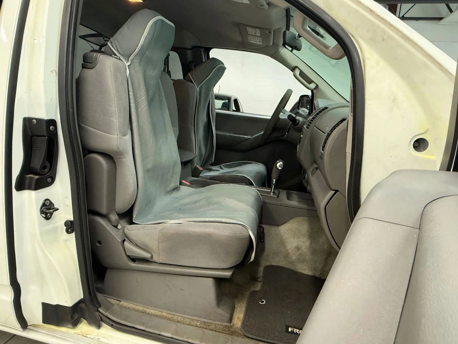 Used 2013 Nissan Frontier S image 20