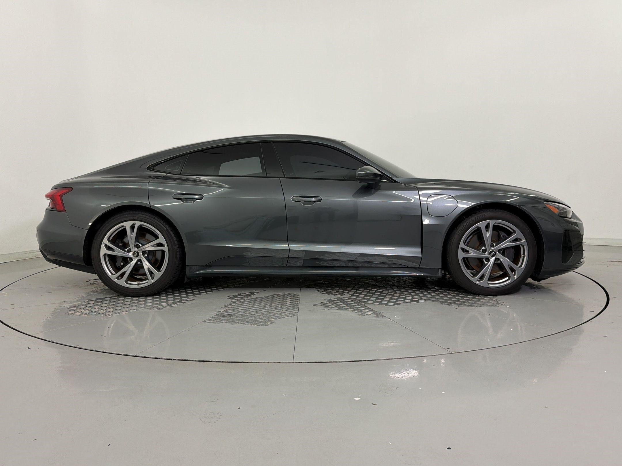 Used 2023 Audi e-tron GT Premium Plus AWD/4WD image 8
