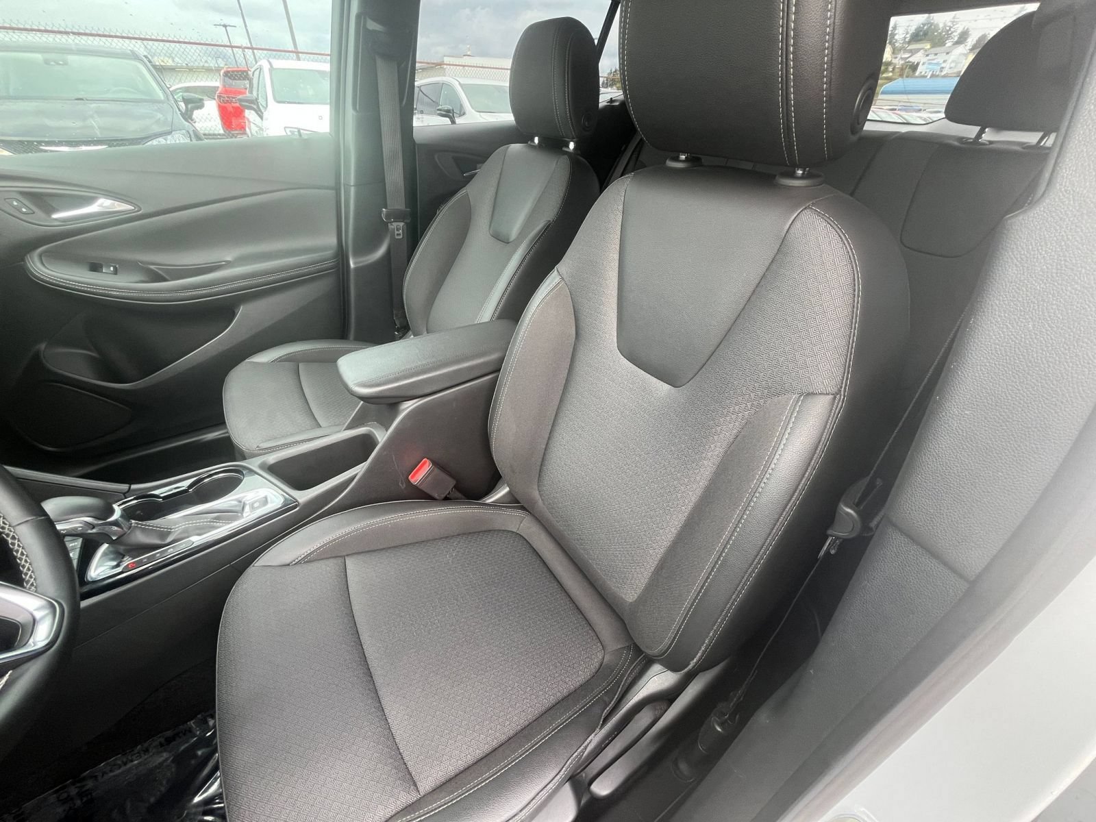Used 2025 Buick Encore GX Preferred AWD/4WD image 36