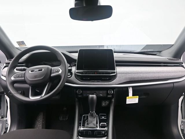 Used 2025 Jeep Compass Sport w/ Mopar Graphics Package image 17