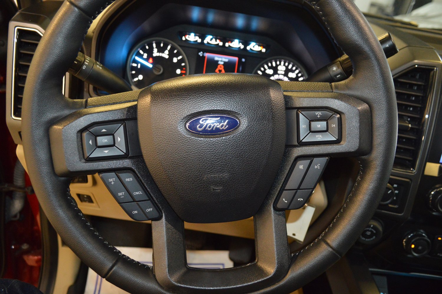 Used 2020 Ford F150 XLT w/ Equipment Group 302A Luxury AWD/4WD image 17
