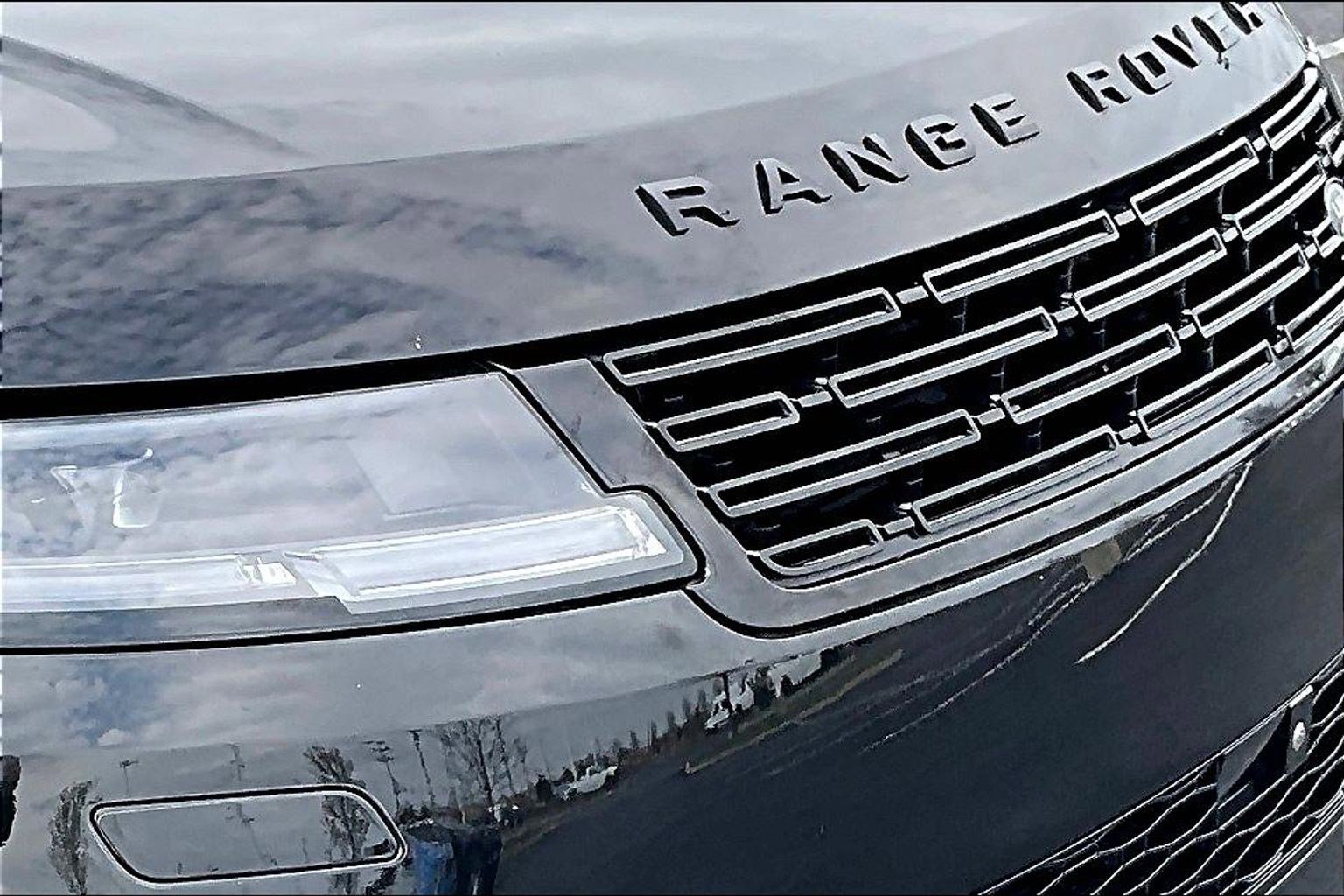 Used 2024 Land Rover Range Rover Sport SE image 34