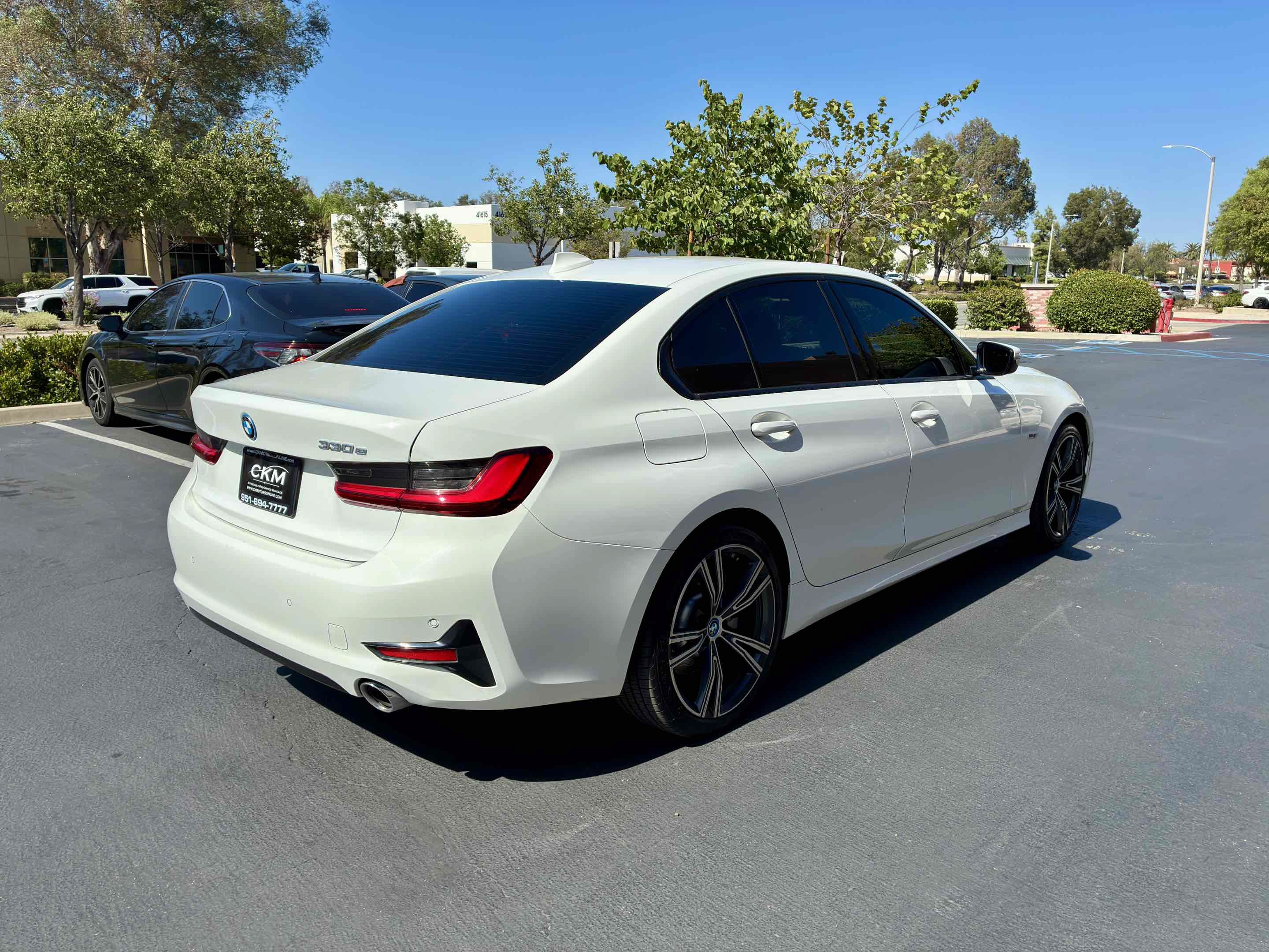 Used 2022 BMW 330e w/ Driving Assistance Package RWD image 8