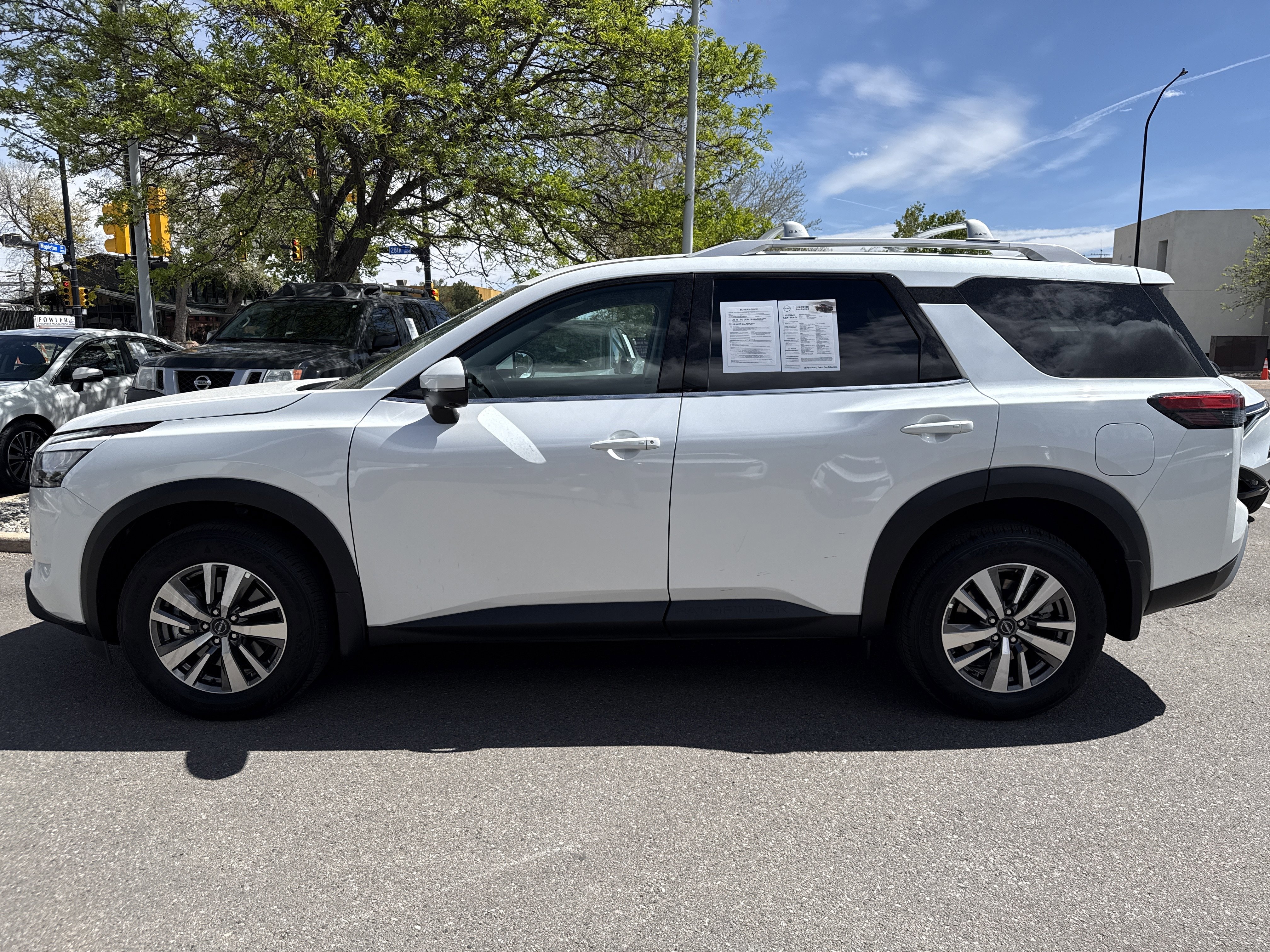 Certified 2025 Nissan Pathfinder SL AWD/4WD image 7