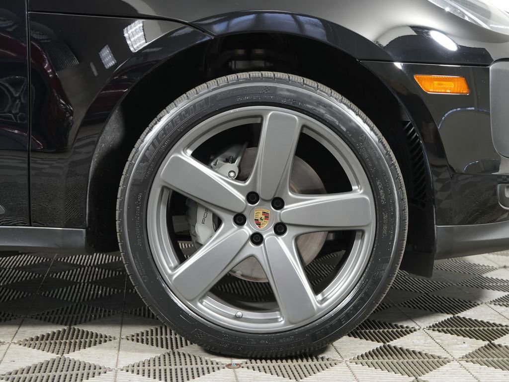 Certified 2019 Porsche Macan S image 17