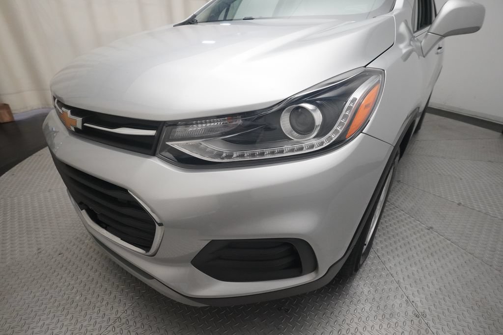 Used 2020 Chevrolet Trax LT w/ LT Convenience Package FWD image 22