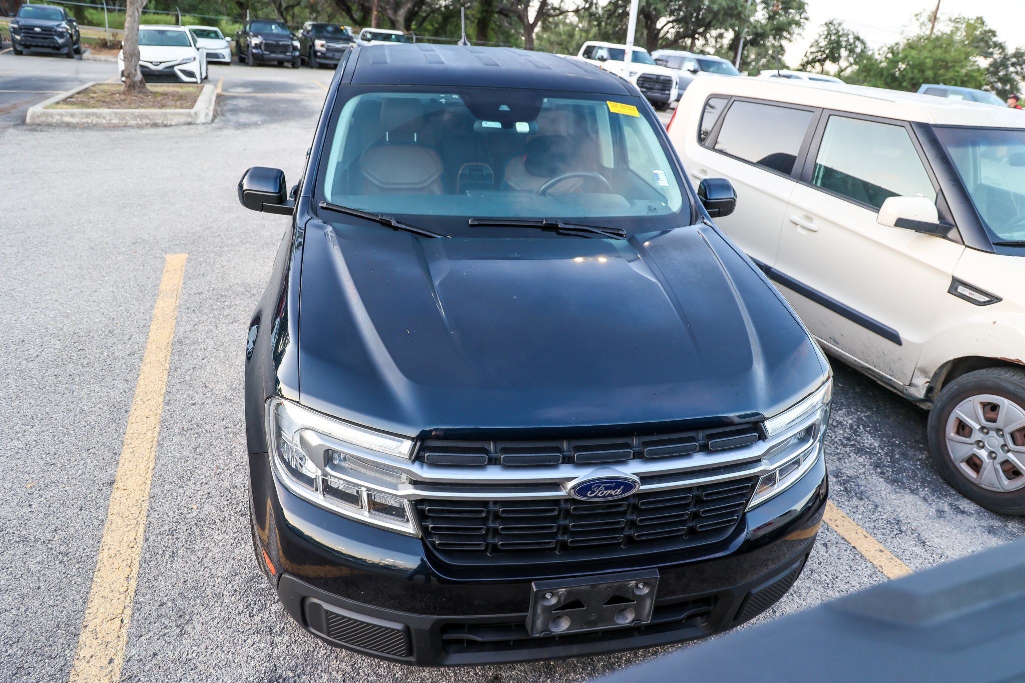 Used 2022 Ford Maverick Lariat FWD image 5