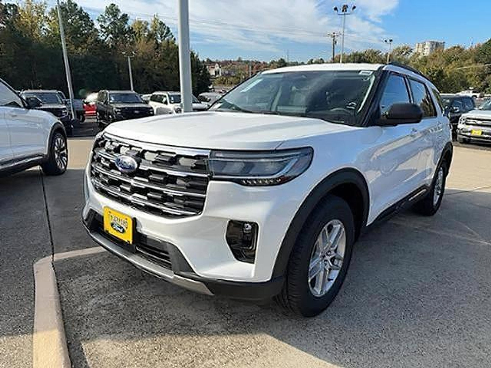 New 2026 Ford Explorer Active w/ Active Comfort Package RWD image 3