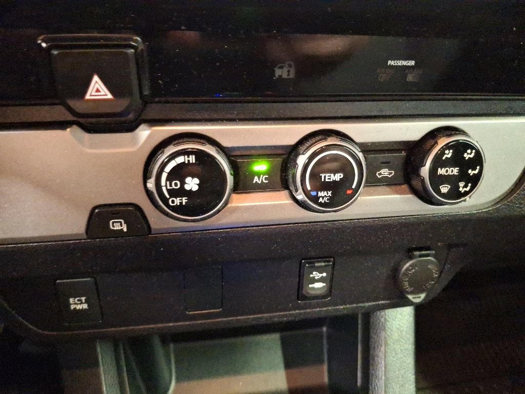 Used 2016 Toyota Tacoma SR RWD image 21