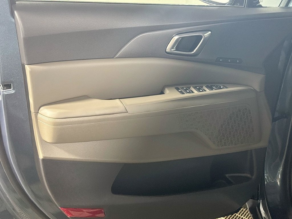 New 2027 Kia Carnival SX FWD image 10