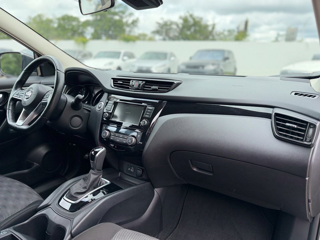 Used 2021 Nissan Rogue Sport SV AWD/4WD image 18