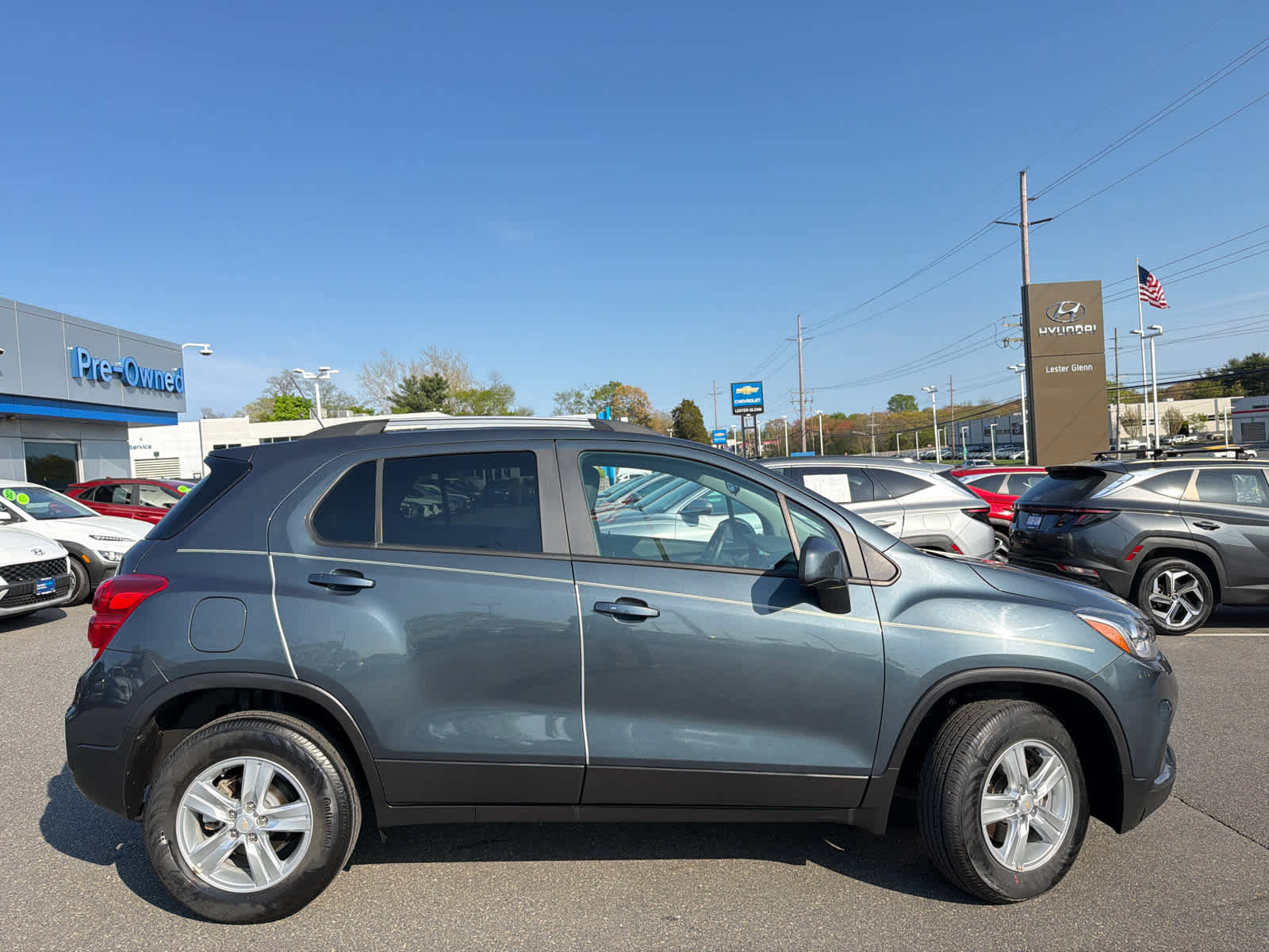 Certified 2022 Chevrolet Trax LT w/ LT Convenience Package AWD/4WD image 2