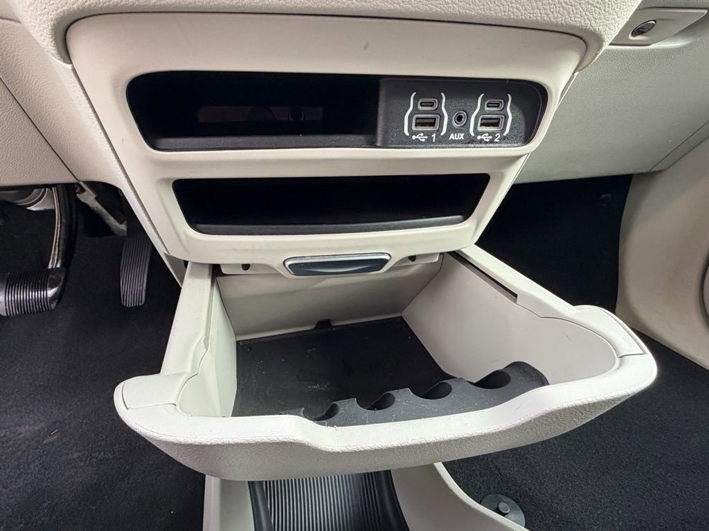 Certified 2022 Chrysler Voyager LX image 31